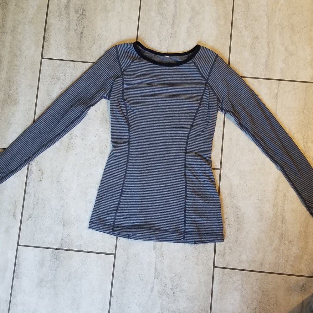 Lululemon Long Sleeved Fitted Top